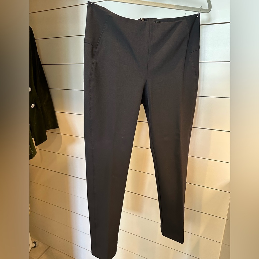 Veronica Beard black “Zip back Scuba pant